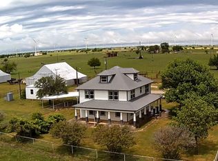 560 R And R Ln, Muenster, TX 76252