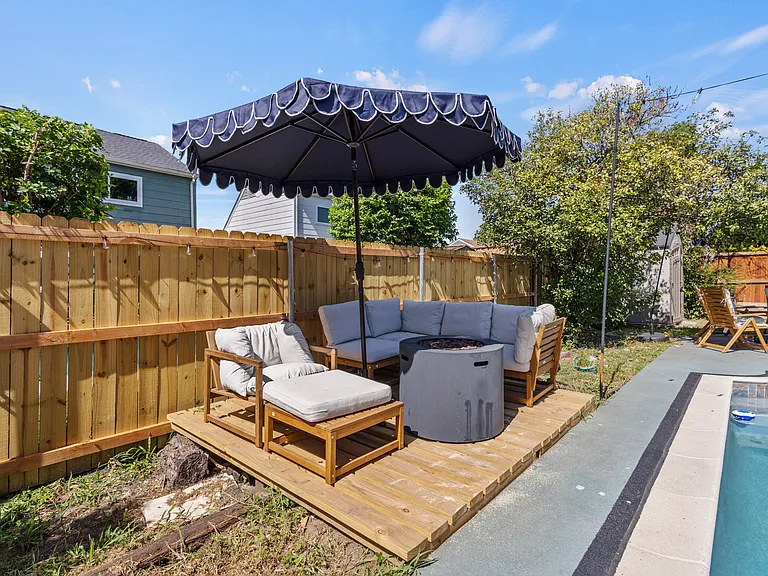 2445 Claremont Dr — Photo 5