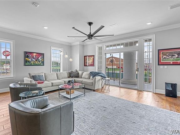 4th image of 510 13th St #106