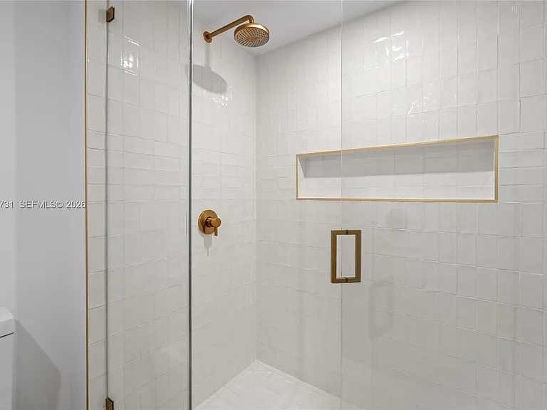 90 NE 32nd St #918 — Photo 23