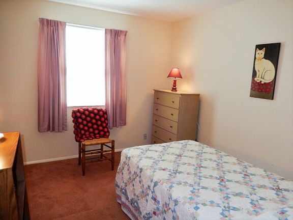5th image of 40 Johanna Dr S