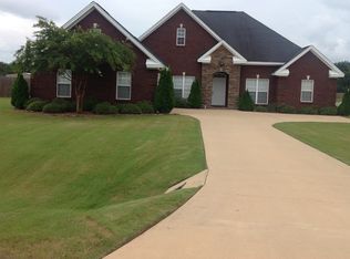 14 Shelton Pl, Deatsville, AL 36022