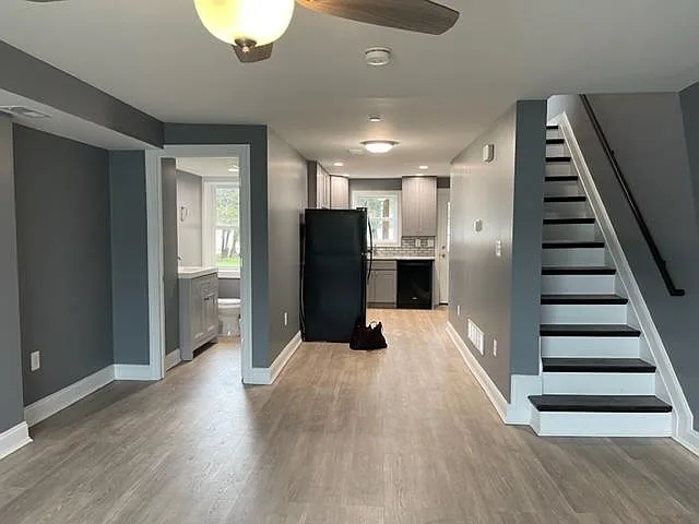 240 E Green St — Photo 10