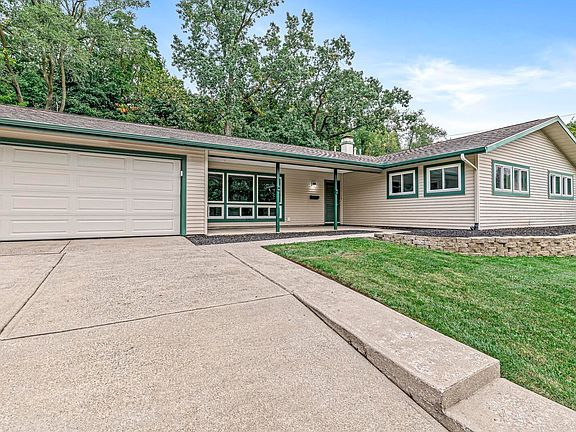 3rd image of 3312 Woodmont Dr