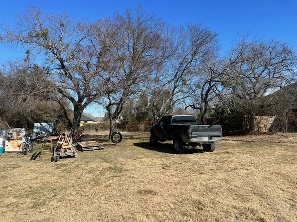 5715 Belaire Cir, Granbury, TX 76048