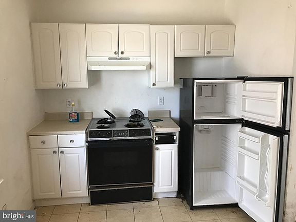 5th image of 4774 Vista St