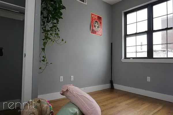 Rented by Rennit Inc. | media 54