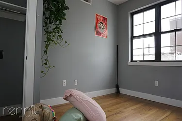 Rented by Rennit Inc.