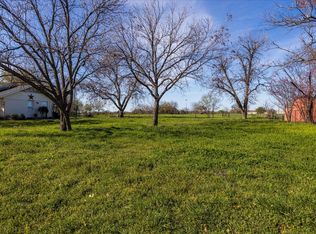 920 W Bridge St, Granbury, TX 76048