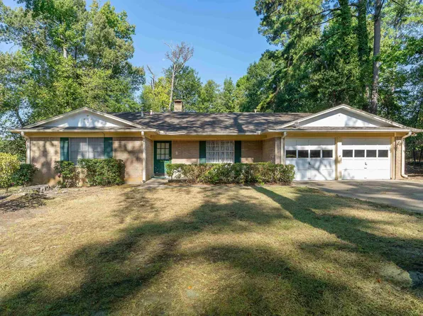 1605 Auburn Dr, Longview, TX 75601