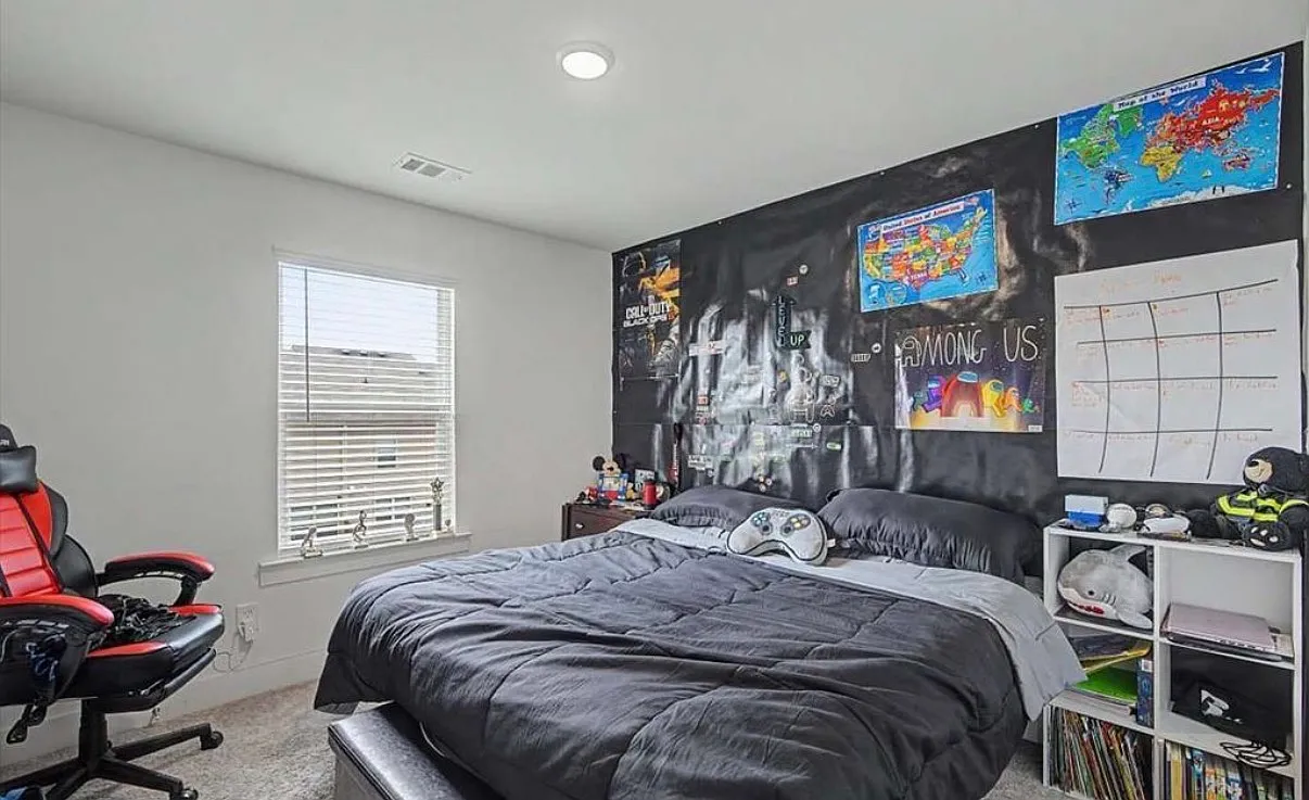 3 bed, 1940 sqft, $3,000 — Photo 3