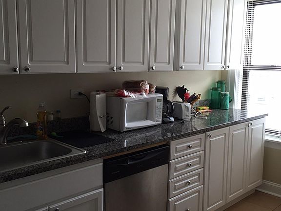 2nd image of 5239 N Winthrop Ave APT 6