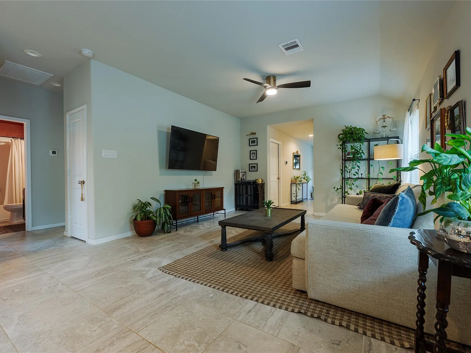 3 bed, 2.0 bath, 1508 sqft, $2,550 — Photo 4