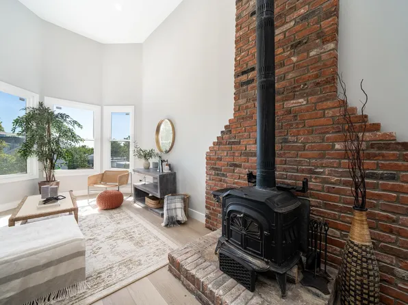 138 Leonard St APT 3L, Jersey City, NJ 07307
