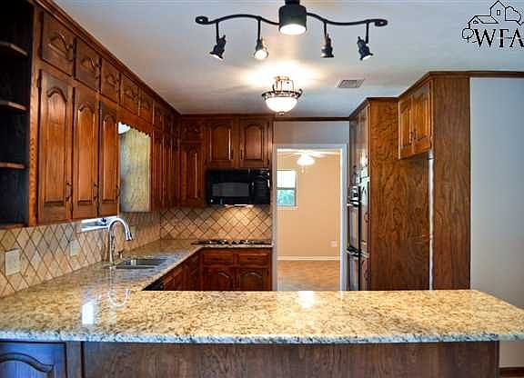 4th image of 1420 Red Fox Ln