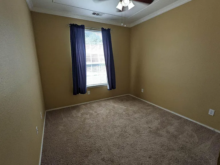 1321 Meadowbrook Dr — Photo 16