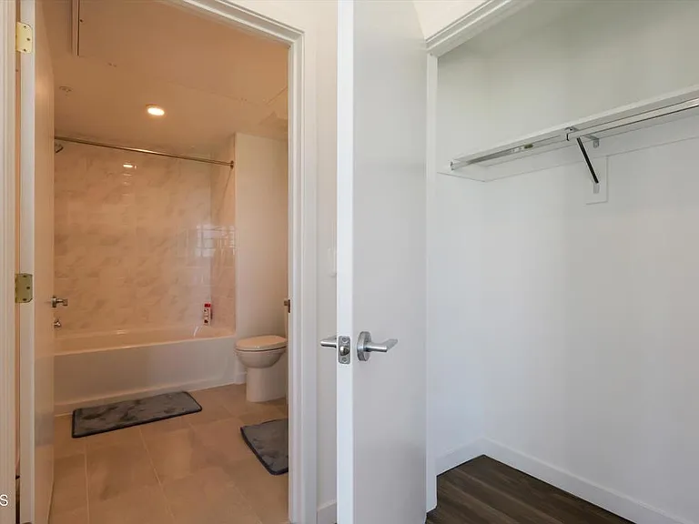 18900 Parthenia St #319 — Photo 20