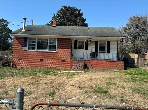 1110 Martindale Dr, Fayetteville, NC 28304