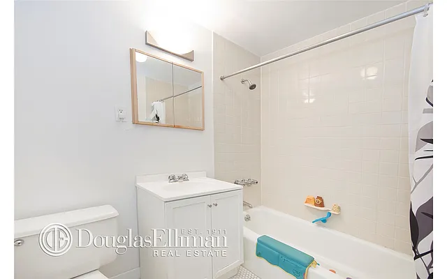 Rented by Douglas Elliman | media 18