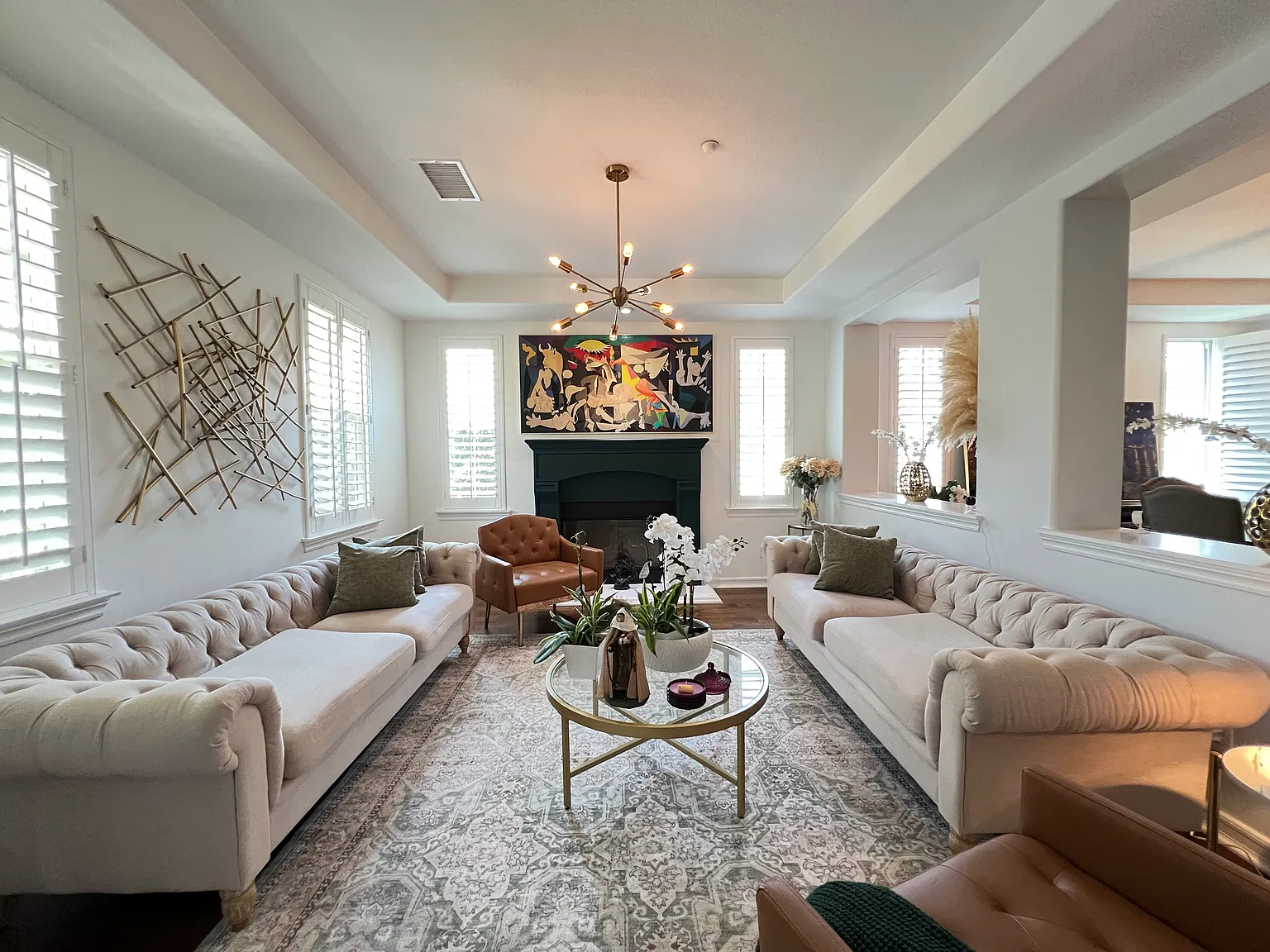 4 bed, 3.5 bath, 3800 sqft, $7,700 — Photo 4