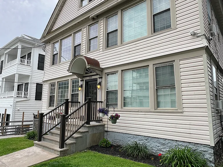 1009 Madison St #3 — Photo 11