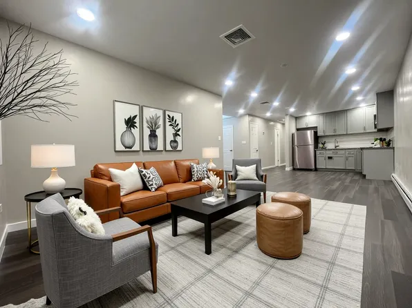 825 Ashford Street image 4 of 11