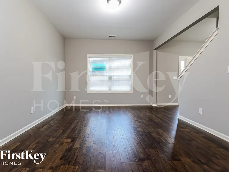 4218 Spruce Trl — Photo 3