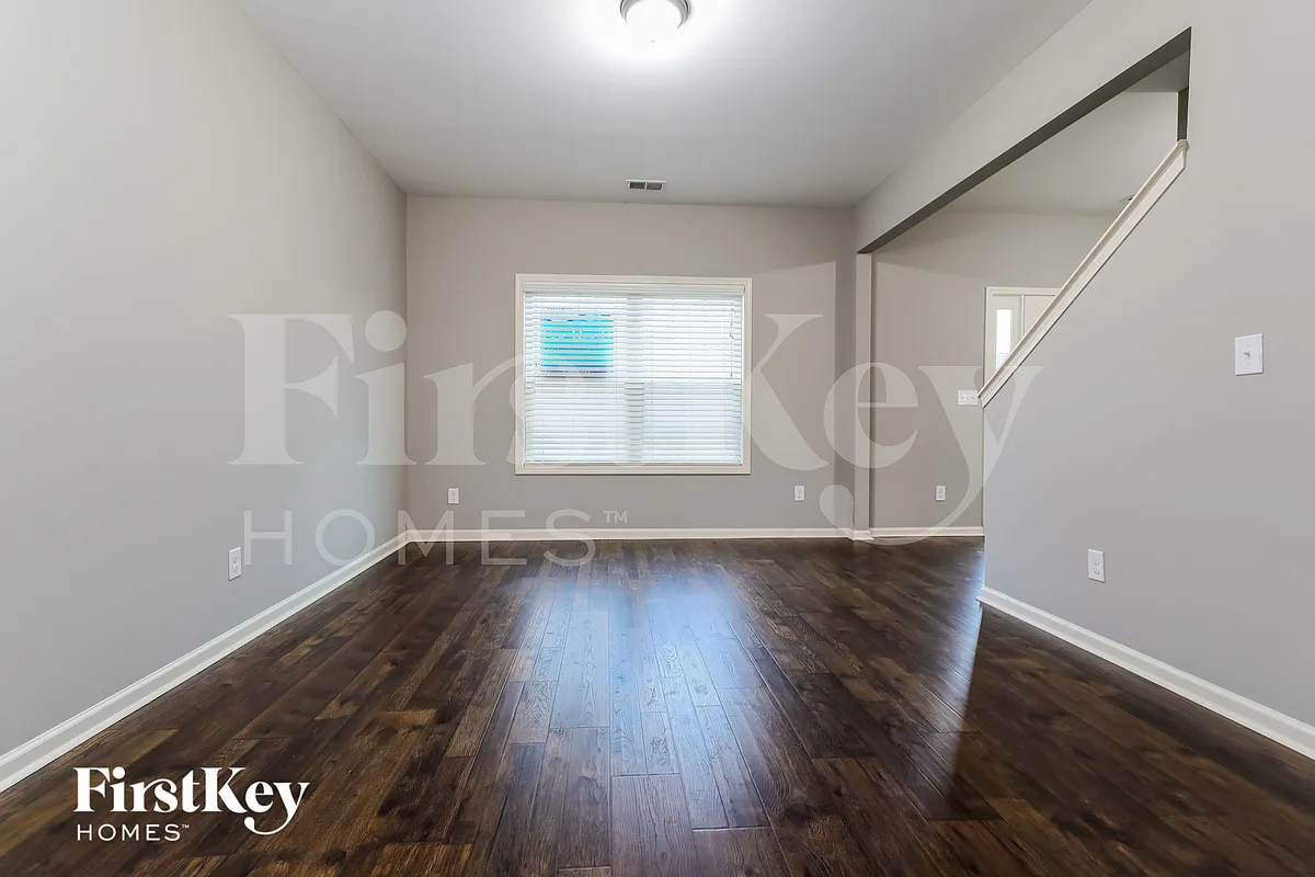 Building Photo - 4218 Spruce Trl