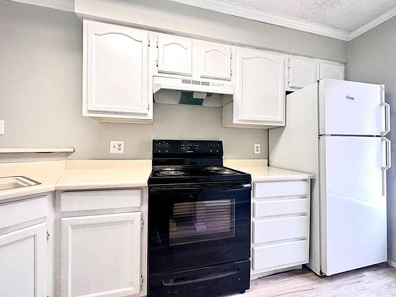 3rd image of 7406 Avenue X APT 204