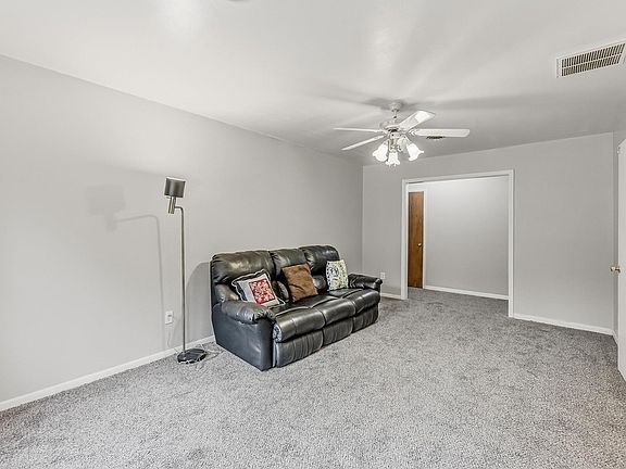 3rd image of 1207 21st St