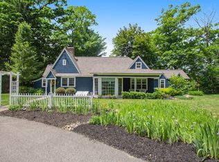 2669 Cascade Springs Dr SE, Grand Rapids, MI 49546