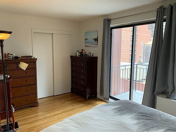 5th image of 245 E 84th St APT 11A