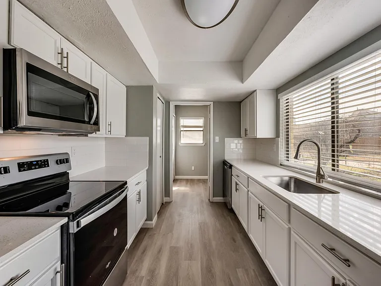 2129 Lewis Trl — Photo 15
