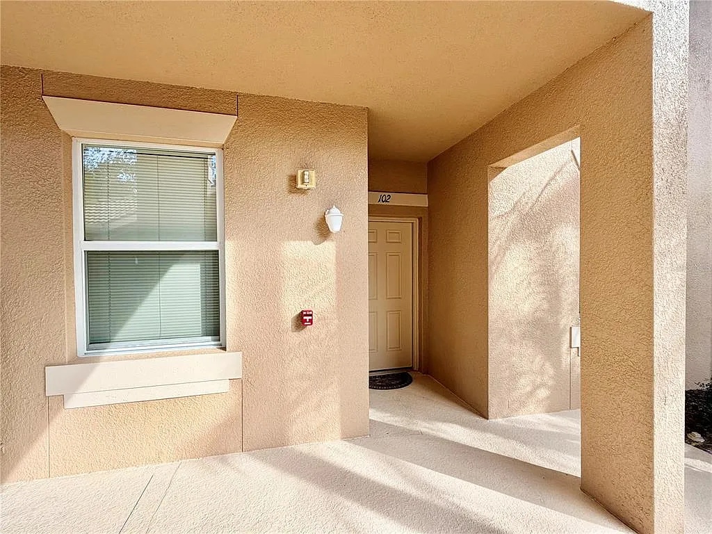 2 bed, 2.0 bath, 1226 sqft, $1,850 — Photo 2