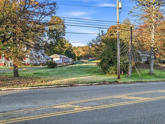 3rd image of 4742 South Ave