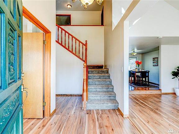 4th image of 7711 76th Pl NE