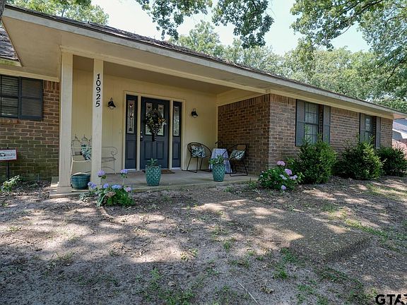 3rd image of 10925 Mosswood Dr