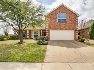 8401 Estandarte Ct, Benbrook, TX 76126