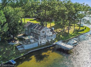 4276 Island Park Dr, Waterford, MI 48329