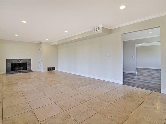4th image of 1567 Regent St #301