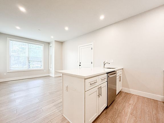 5th image of 58 River St #3
