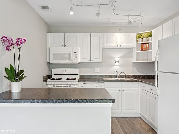 5th image of 1962 N Hidden Creek Cir #7