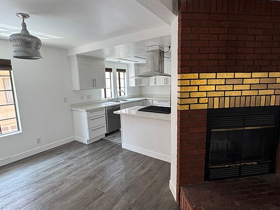 2nd image of 2307 N Cahuenga Blvd #7
