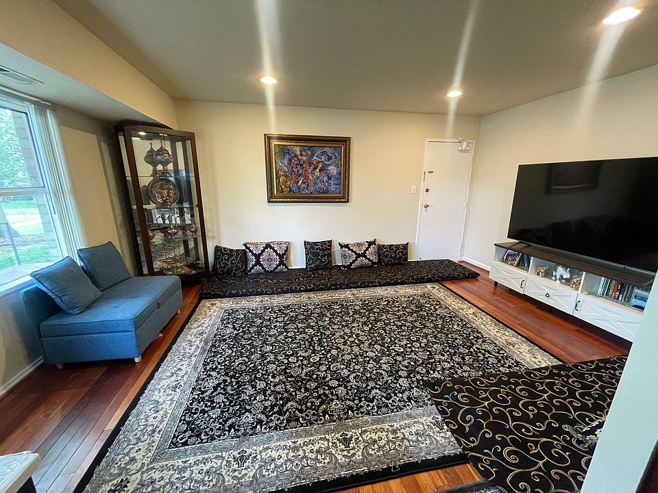 1st image of 4955 Americana Dr APT 104