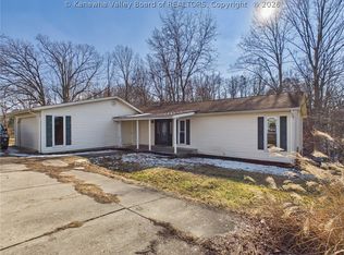 223 Oak Dr, Hurricane, WV 25526