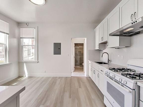 2nd image of 1135-1139 Kearny St