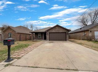 4924 Chapman St, Fort Worth, TX 76105