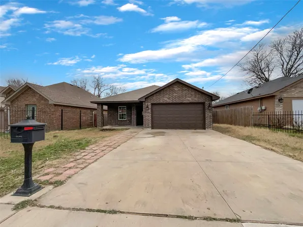 4924 Chapman St, Fort Worth, TX 76105