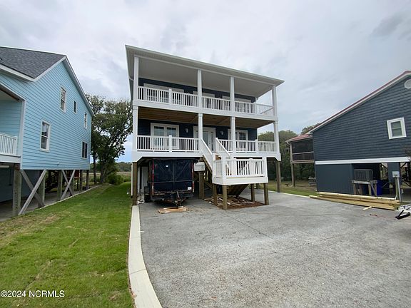 3rd image of 2206 E Pelican Drive