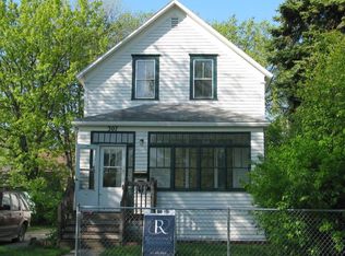 307 N 7th St, Grand Forks, ND 58203